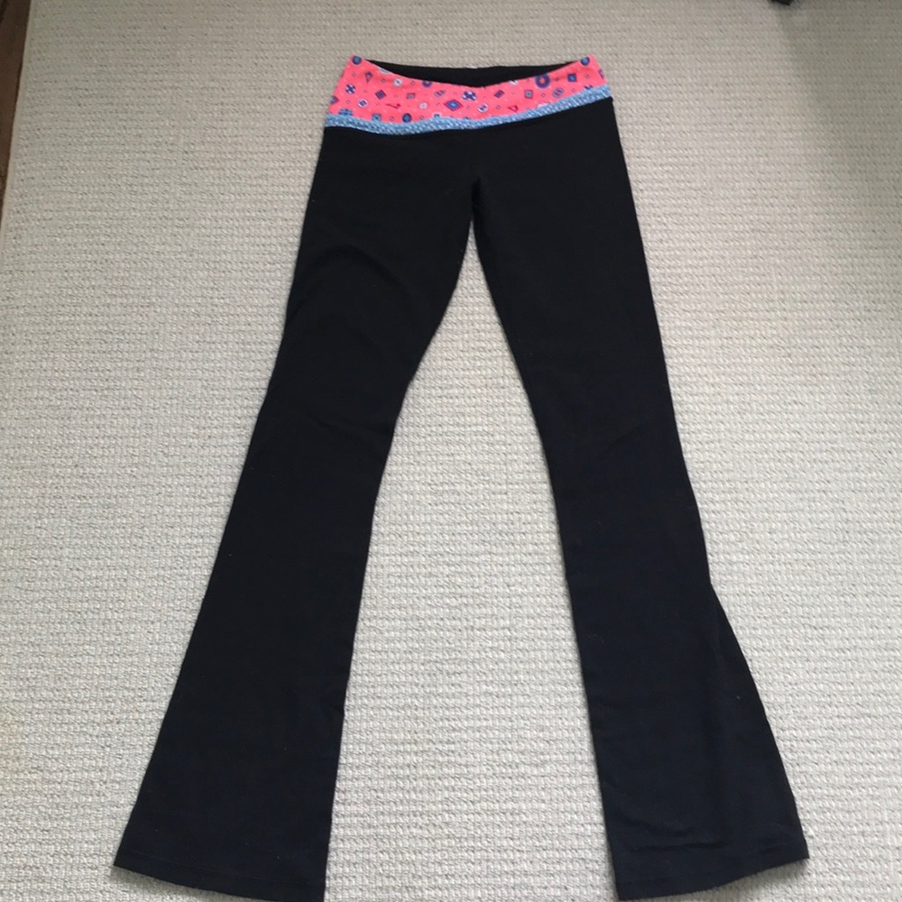 Ivivva Black yoga pants with patterned waist